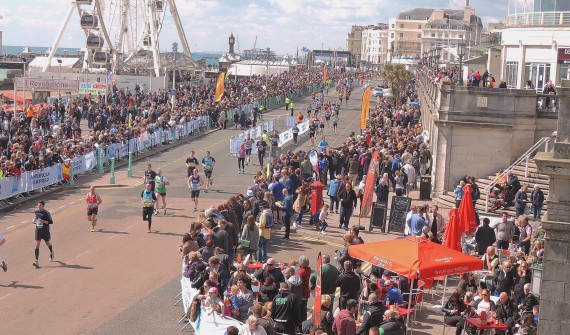 image of runners on Brighton Seafront