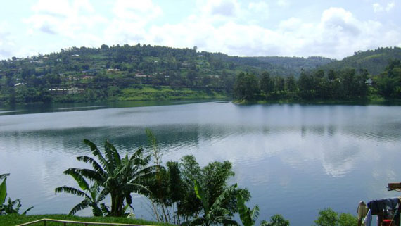 photo of Lake Kivu with trees